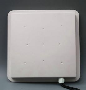 2.4G RFID kodukooli lugeja veistele ja lammastele. Intelligentne kõrvamärkide aktiivne positsioneerimislugeja loomakasvatusele.