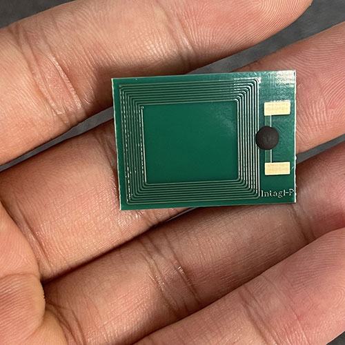 NFC metallivastane 13,56 MHz kõrgsageduslik, kõrge temperatuurikindel veekindel RFID elektrooniline silt